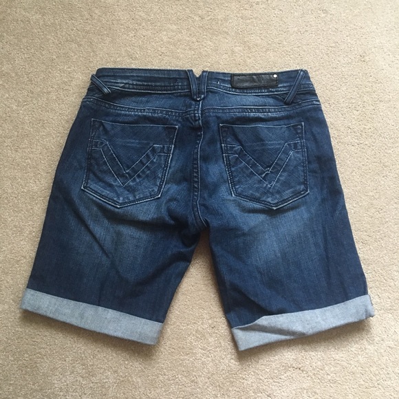Bermuda Shorts - Picture 2 of 3